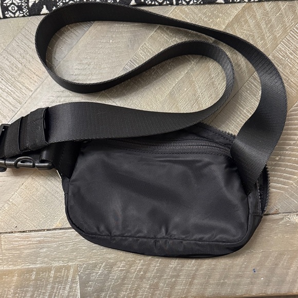 Lululemon Black Belt Bag - Picture 3 of 5